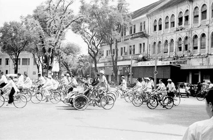 5 kiểu áo dễ 